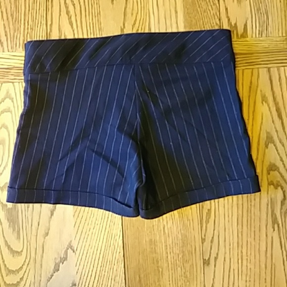 Pinstripe shorts - Picture 5 of 5
